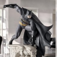 Lladró Batman Sculpture – Limited Edition Porcelain Masterpiece (500 Units Worldwide) SKU: 01009708