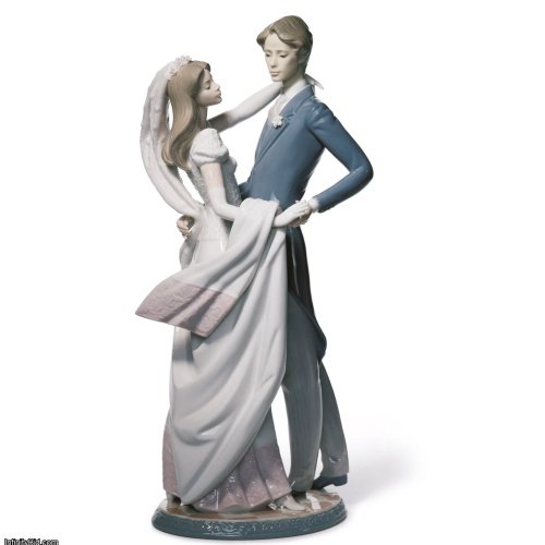 Lladro I Love You Truly Couple Figurine SKU: 01001528