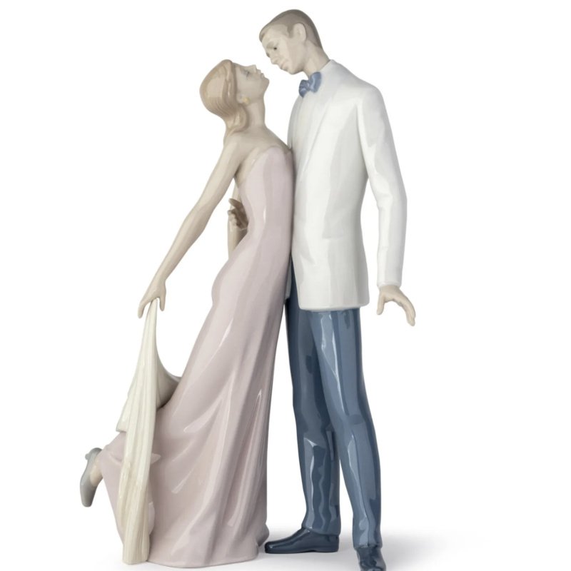 Lladro Happy Anniversary Couple Figurine SKU: 01006475
