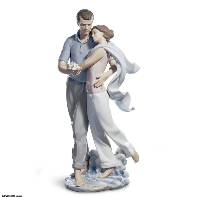 Lladro You're Everything to Me Couple Figurine SKU: 01006842