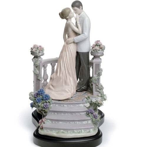 Lladro Moonlight Love Couple Figurine — Limited Edition SKU: 01007695