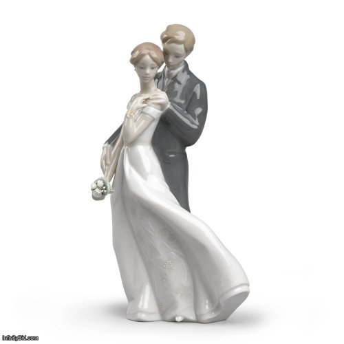 Lladro Everlasting Love Couple Figurine SKU: 01008274