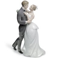 Lladro Lovers' Waltz Couple Figurine SKU: 01008509