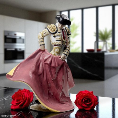 Lladro Matador Sculpture – White Outfit SKU: 01008711