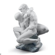 Lladro Passionate Kiss Couple Sculpture SKU: 01008727