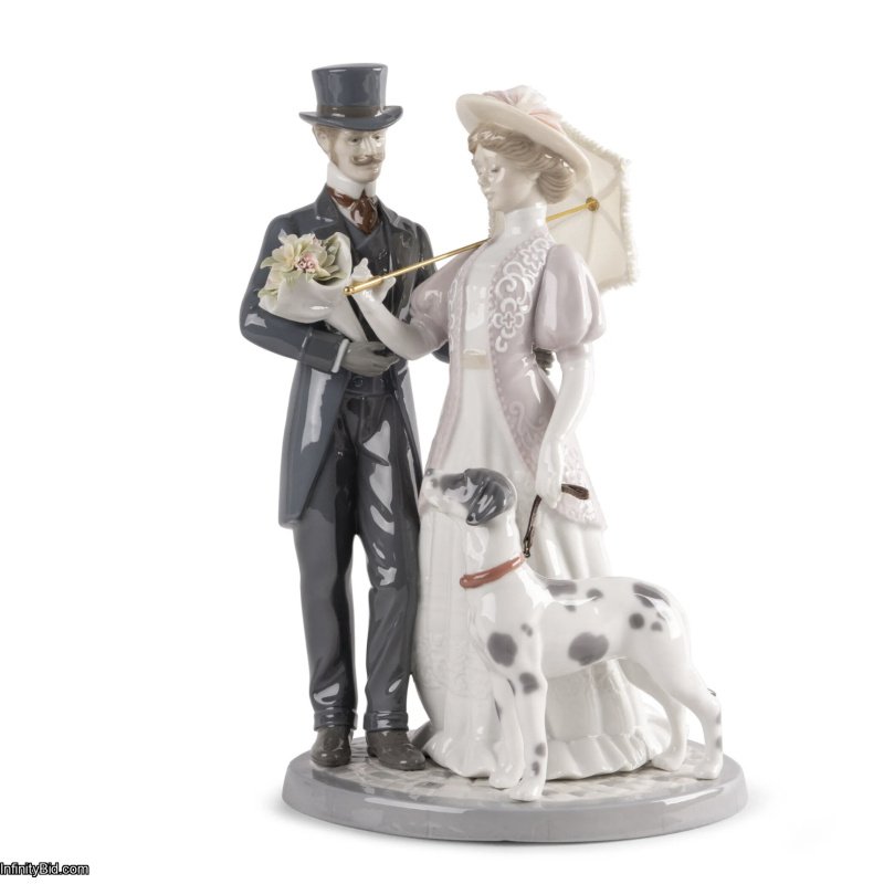 Lladro A Romantic Stroll SKU: 01009551