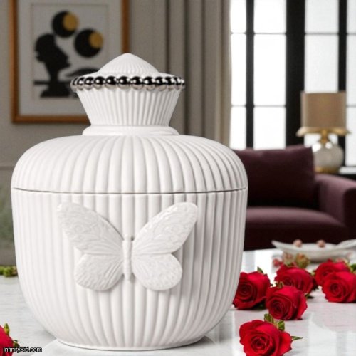 Lladró Lady Luck by Olga Hanono Jewelry Box – Porcelain Luxury Home Décor – Handmade in Spain – SKU 01009785