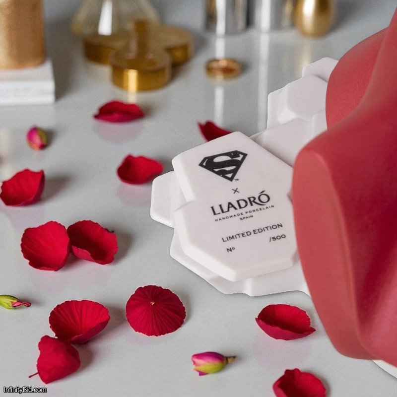 Lladró Superman Porcelain Sculpture – Limited Edition of 500 - SKU: 01009777