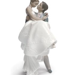 Lladro The Happiest Day Couple Figurine Type 357  01009210