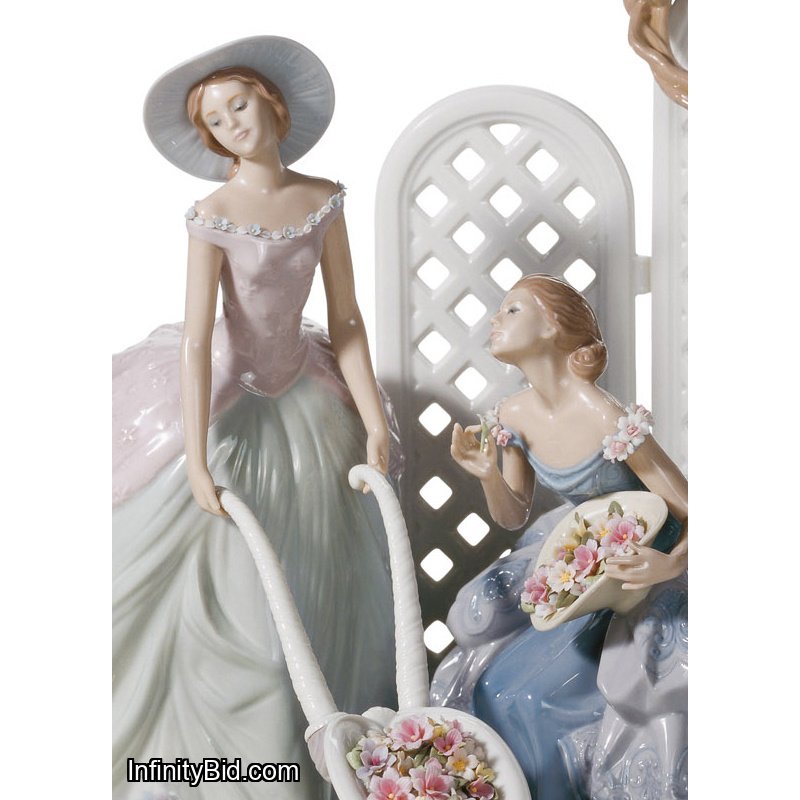 Lladro "Garden of Romance" Fine Porcelain Sculpture SKU: 01001880