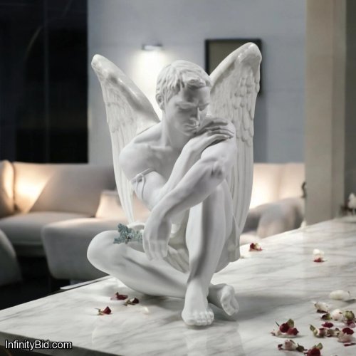Lladro Protective Angel Figurine SKU: 01008539