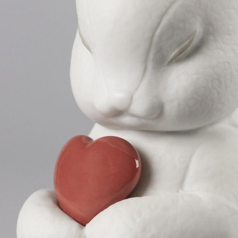 Puffy-Generous Rabbit Figurine 01009440