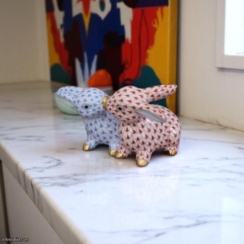 Herend Two Bunnies Kissing – Blue & Red Fishnet Porcelain Figurine | Handmade in Hungary ​SKU: 05731000VH+VHB