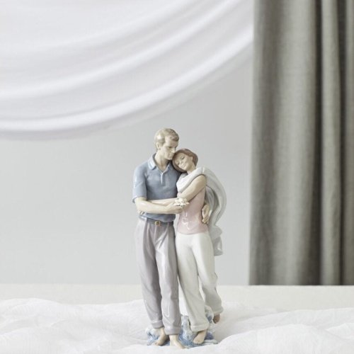 Lladro You're Everything to Me Couple Figurine SKU: 01006842