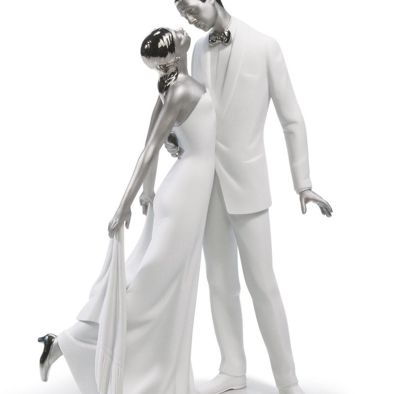 Lladro Happy Anniversary Couple Figurine. Silver Lustre SKU: 01007045