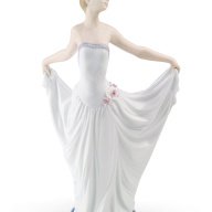 Lladró Dancer – Ballet Woman Porcelain Figurine Special Edition | Glossy White Porcelain | Sculpted by Vicente Martínez SKU: 01007189