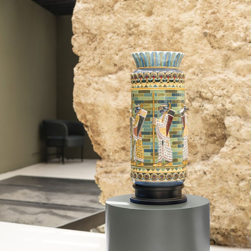 Lladro Archers Frieze Vase Sculpture – Limited Edition High Porcelain SKU: 01008778