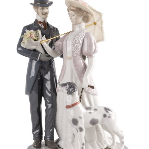 Lladro A romantic stroll Sculpture SKU: 01009551
