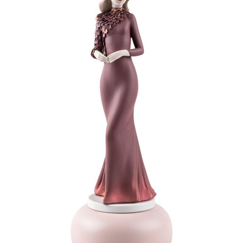 Lladro Haute Allure Timeless style Sculpture. Limited Edition SKU: 01009698