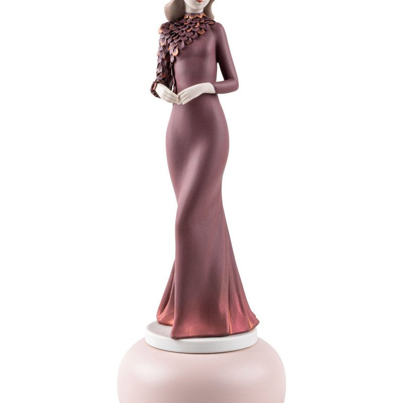 Lladro Haute Allure Timeless style Sculpture. Limited Edition SKU: 01009698