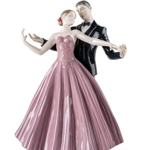 Lladro Anniversary waltz Sculpture SKU: 01009709