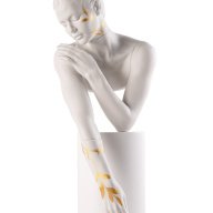 Lladro Reflections of Nature - Her Sculpture. White-gold SKU: 01009810
