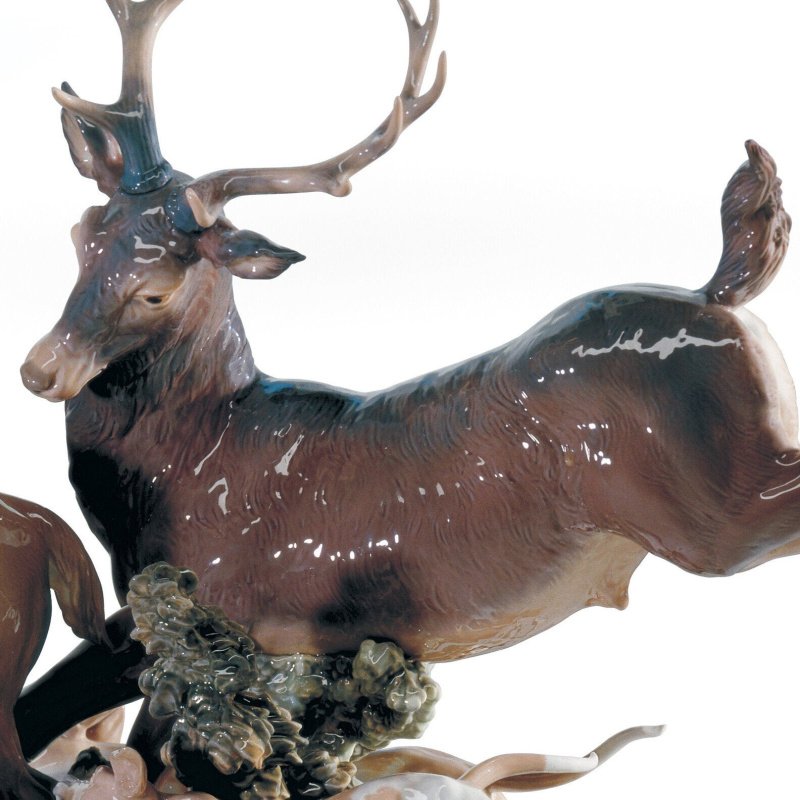 Lladró “Pursued Deer” Sculpture – High Porcelain Limited Edition by Salvador Furió | SKU 01001377