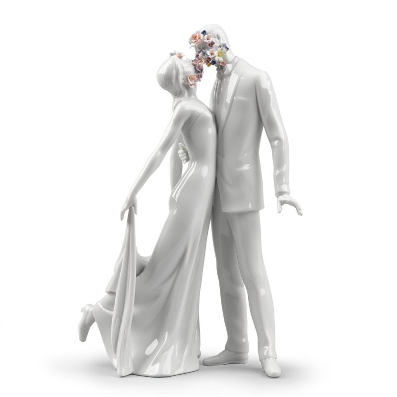 Lladro Love I (blossoms) Sculpture SKU: 01007231