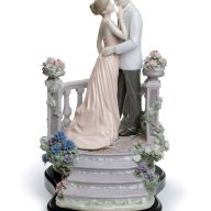 Lladro Moonlight Love Couple Figurine Limited Edition SKU: 01007695