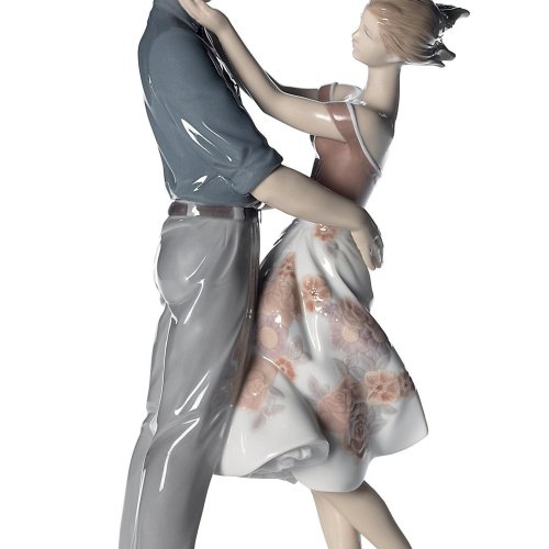 Lladro Happy Encounter Couple Figurine SKU: 01008330