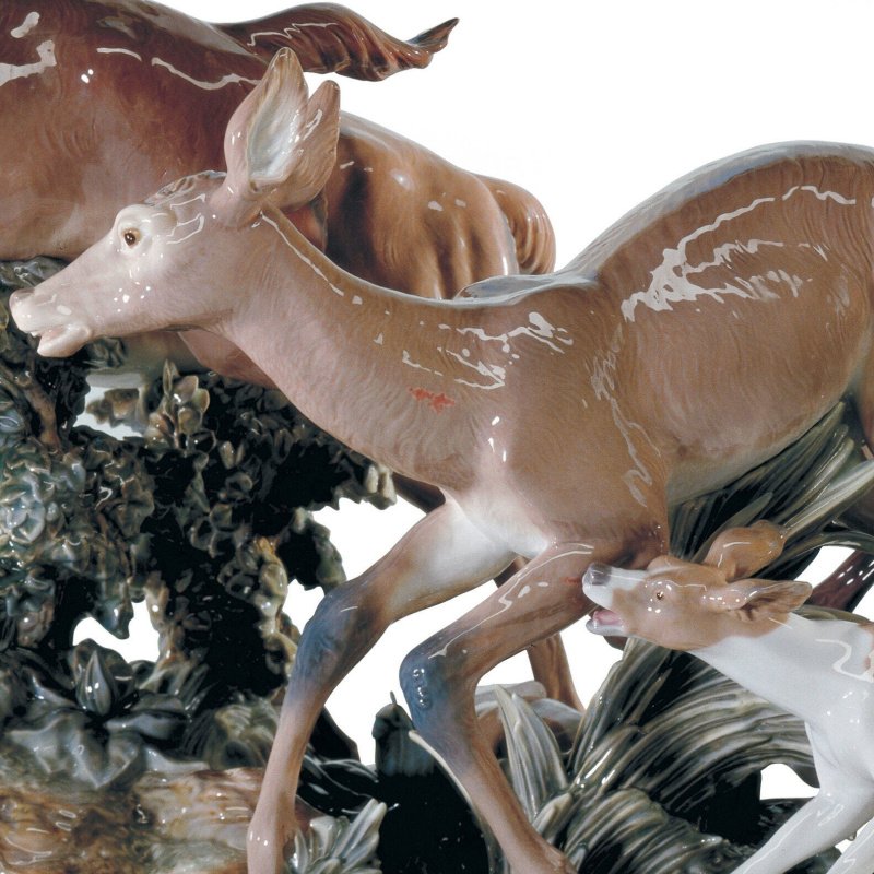 Lladró “Pursued Deer” Sculpture – High Porcelain Limited Edition by Salvador Furió | SKU 01001377