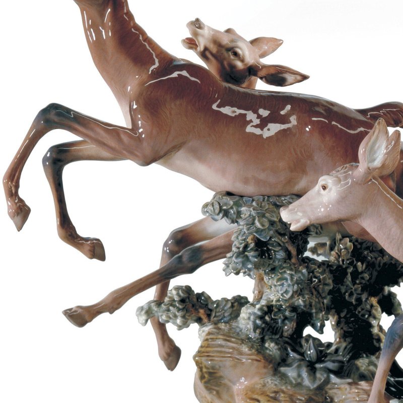 Lladró “Pursued Deer” Sculpture – High Porcelain Limited Edition by Salvador Furió | SKU 01001377