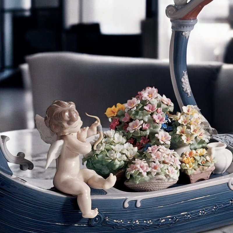 Lladro Gondola of Love Goddess Sculpture SKU: 01001870